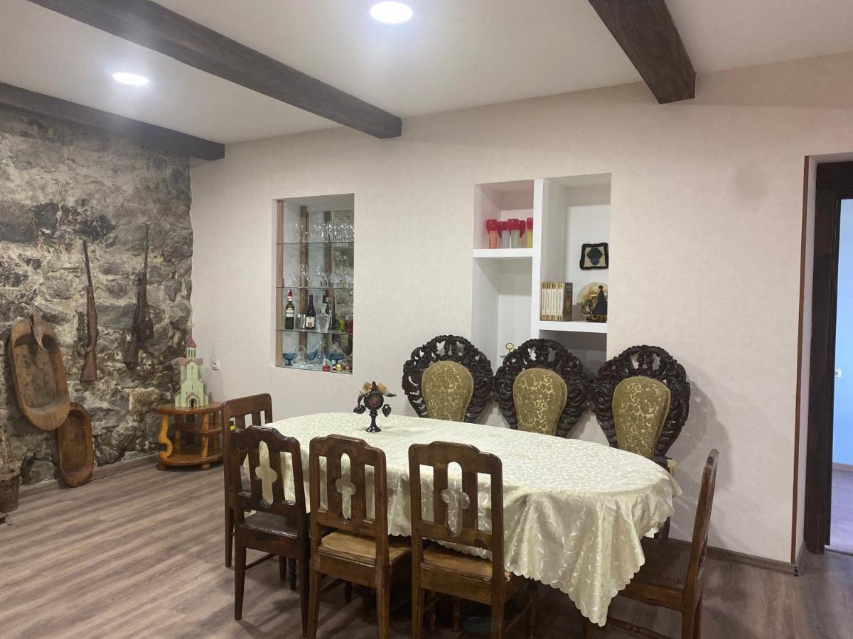 Iuri Udesiani'S Guesthouse Местия Экстерьер фото