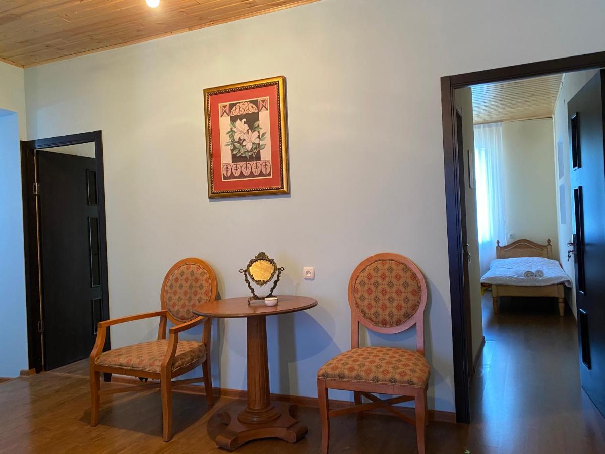 Iuri Udesiani'S Guesthouse Местия Экстерьер фото