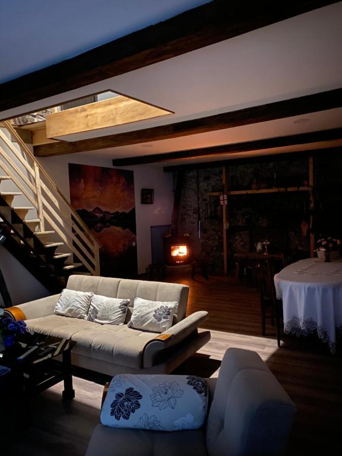 Iuri Udesiani'S Guesthouse Местия Экстерьер фото