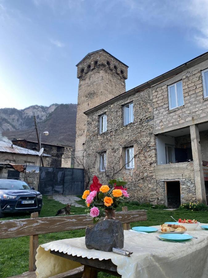 Iuri Udesiani'S Guesthouse Местия Экстерьер фото