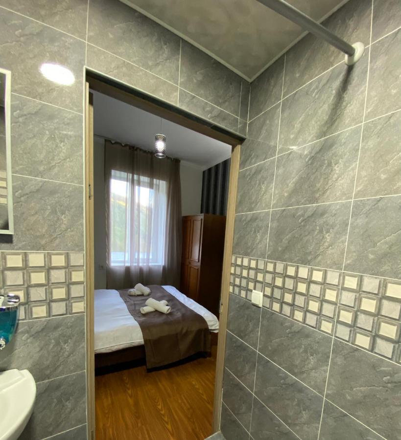 Iuri Udesiani'S Guesthouse Местия Экстерьер фото