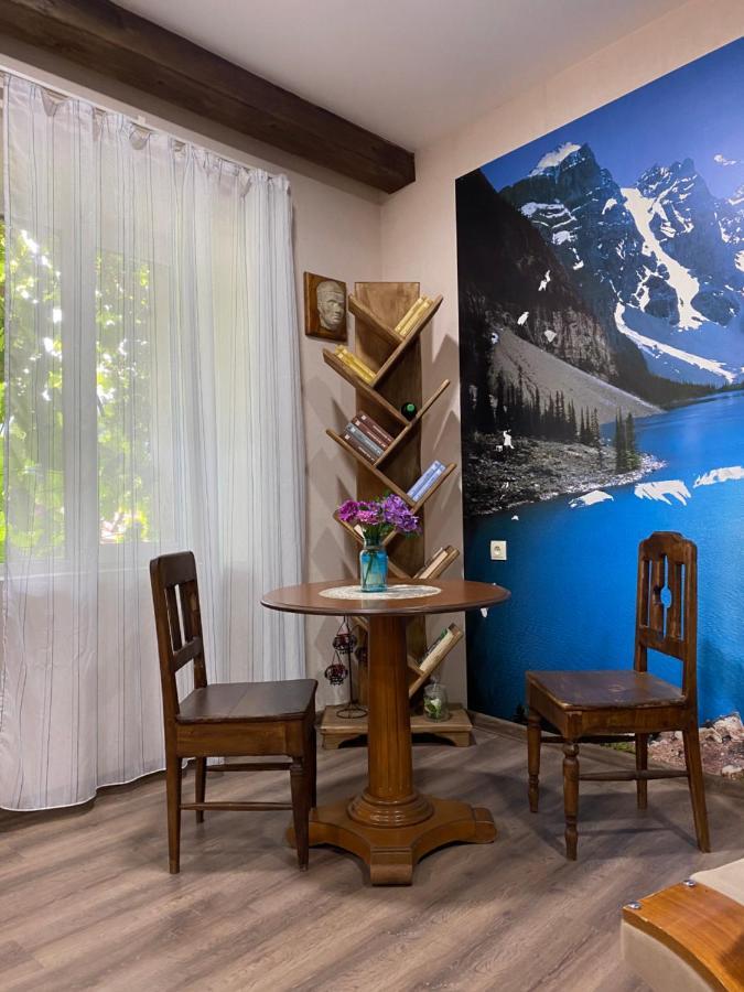 Iuri Udesiani'S Guesthouse Местия Экстерьер фото